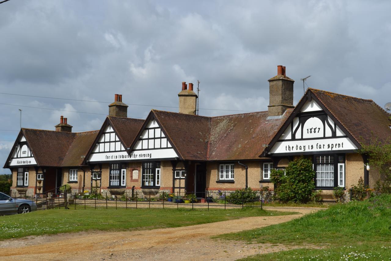 Acer Lodge Bed & Breakfast Mundford Bagian luar foto