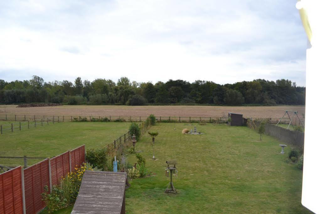 Acer Lodge Bed & Breakfast Mundford Bagian luar foto